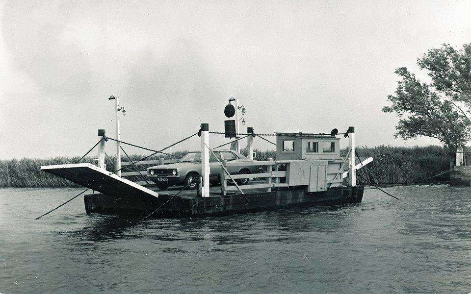 CHAIN-FERRY(1)